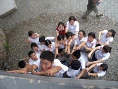 2011“熔金”訓(xùn)練營之攀登畢業(yè)墻